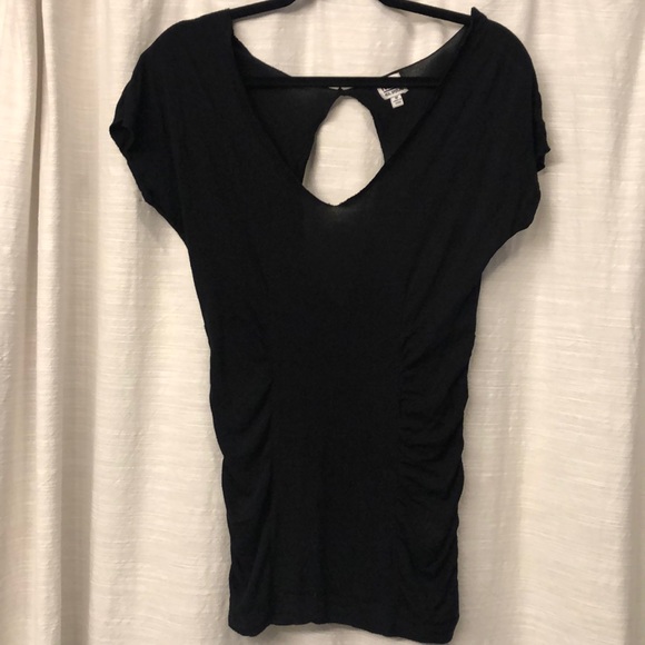 Neil Tops - Open Back & V-Neck Tee